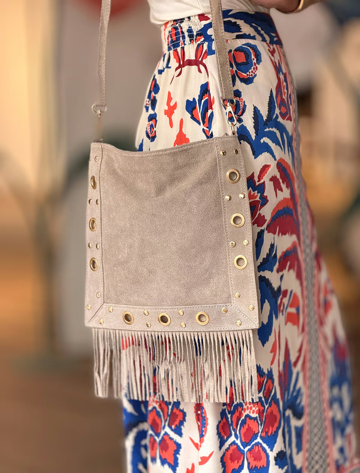 Bolso de flecos boho hielo