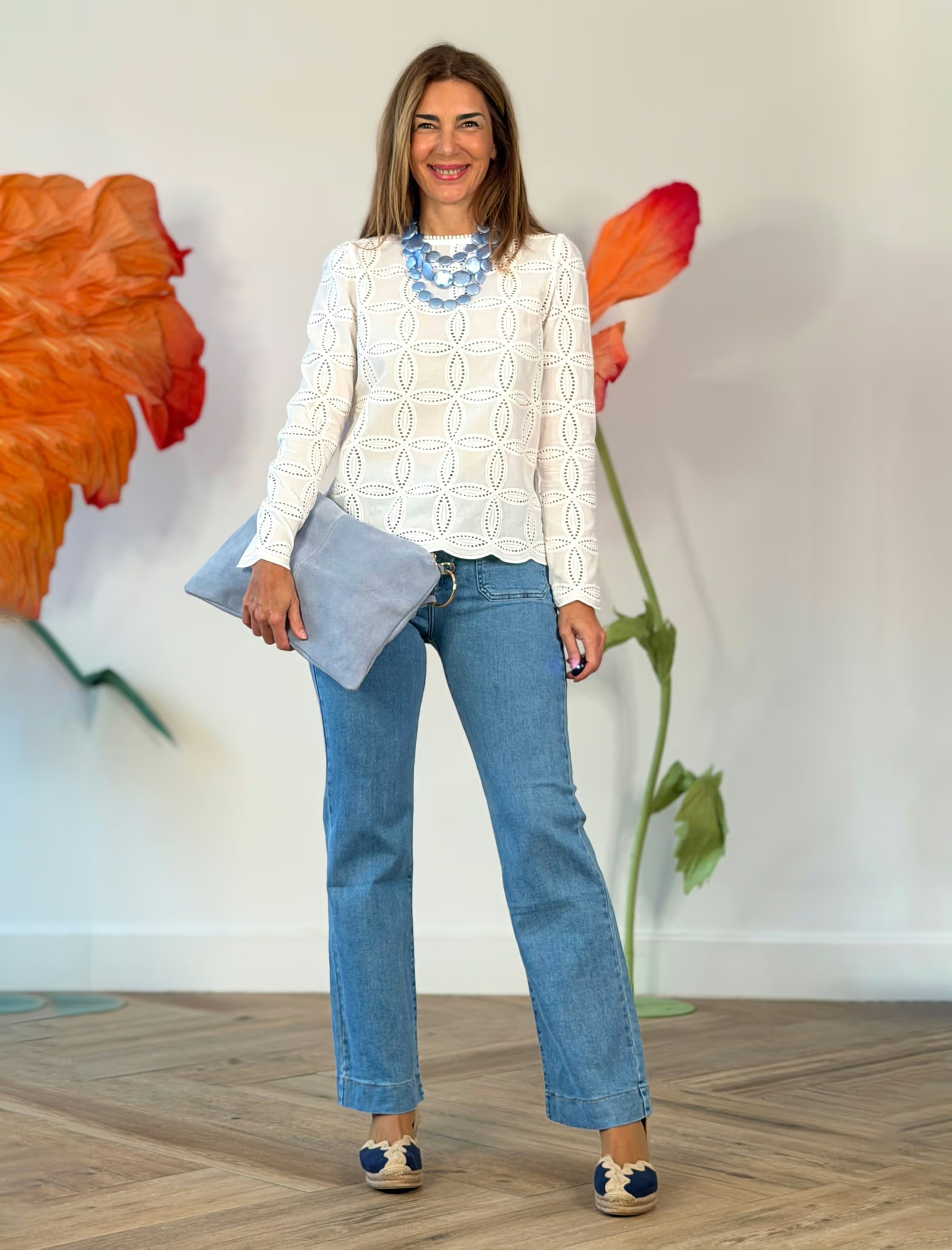 Camisa blanca perforada artesanal