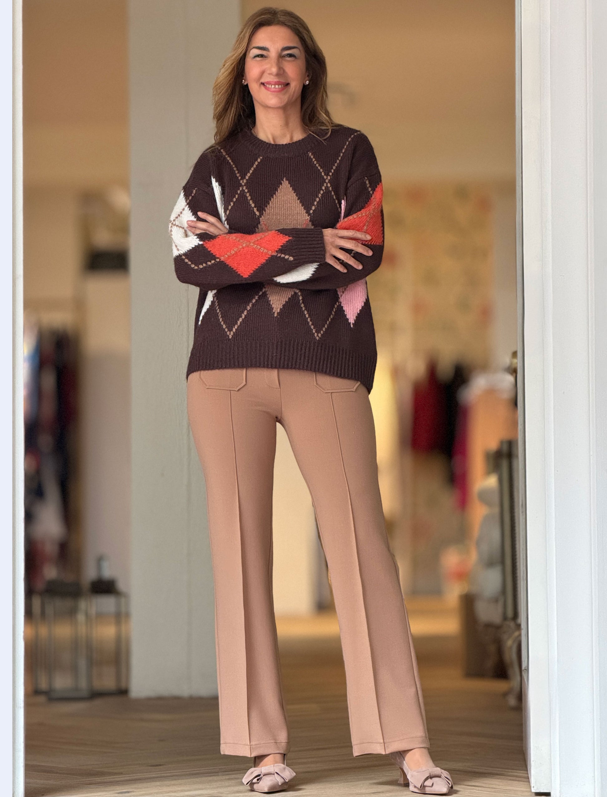 Pantalón ideal de bolsillos camel