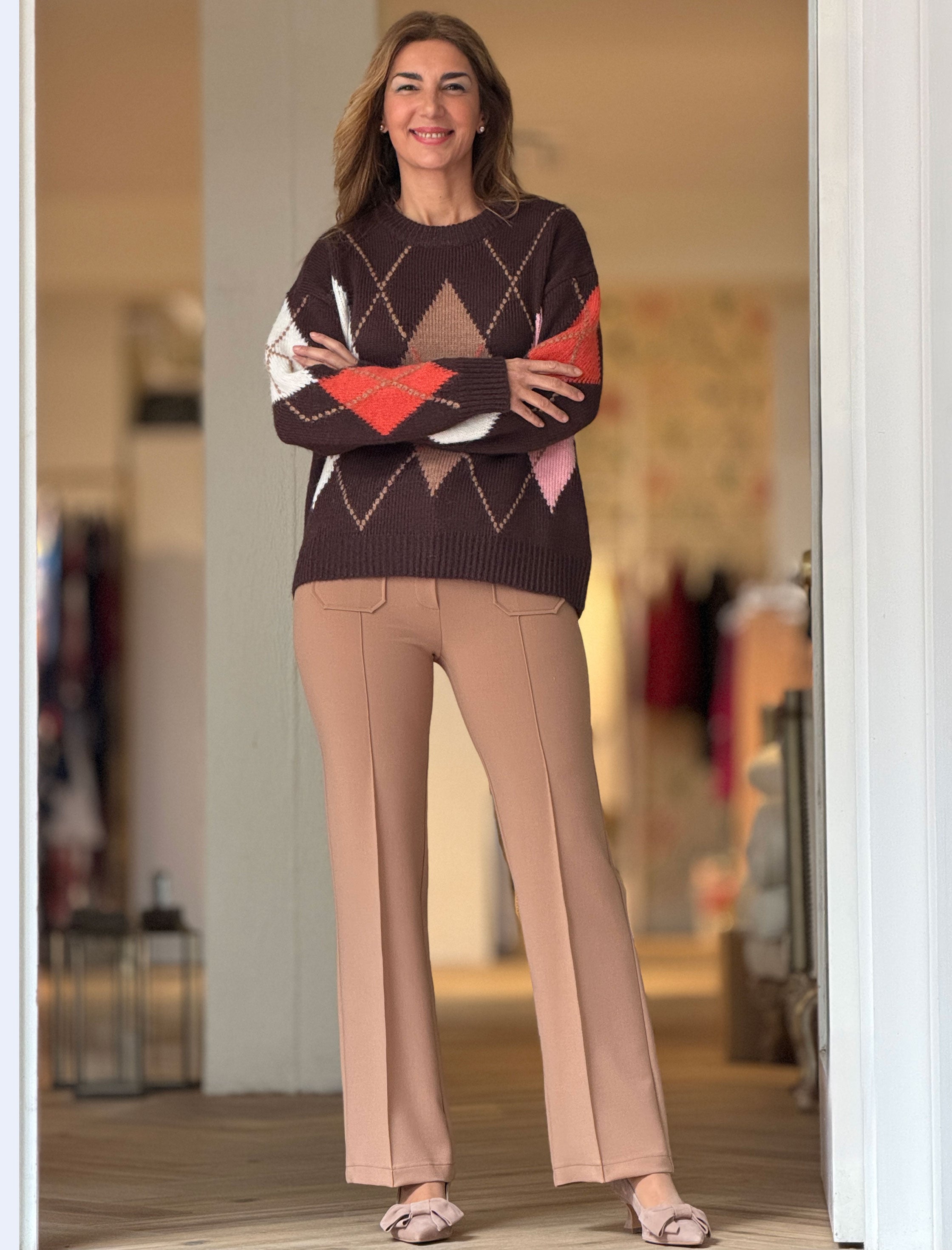 Pantalón ideal de bolsillos camel