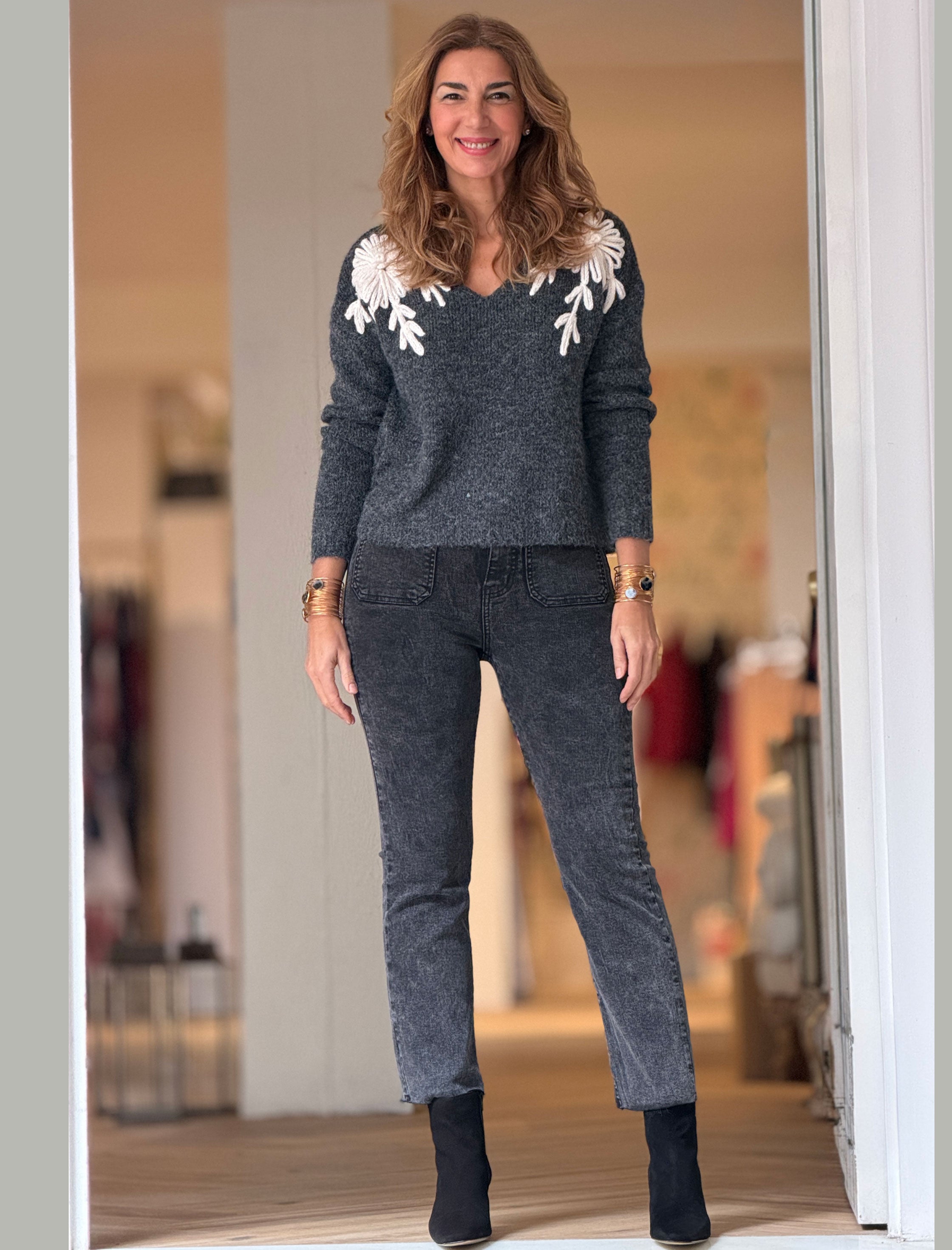 Pantalón vaquero negro lavado bolsillos