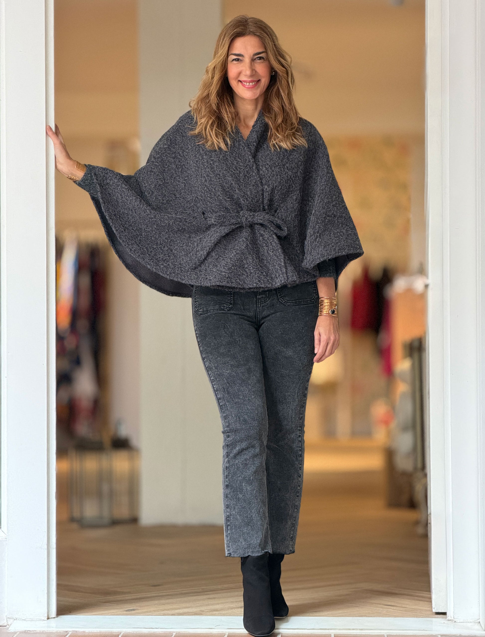 Pantalón vaquero negro lavado bolsillos