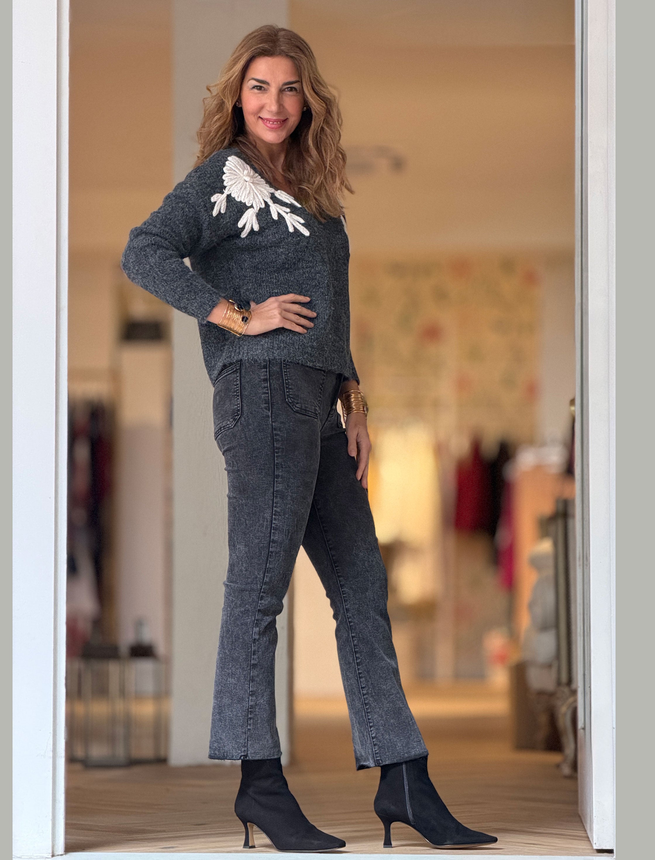 Pantalón vaquero negro lavado bolsillos