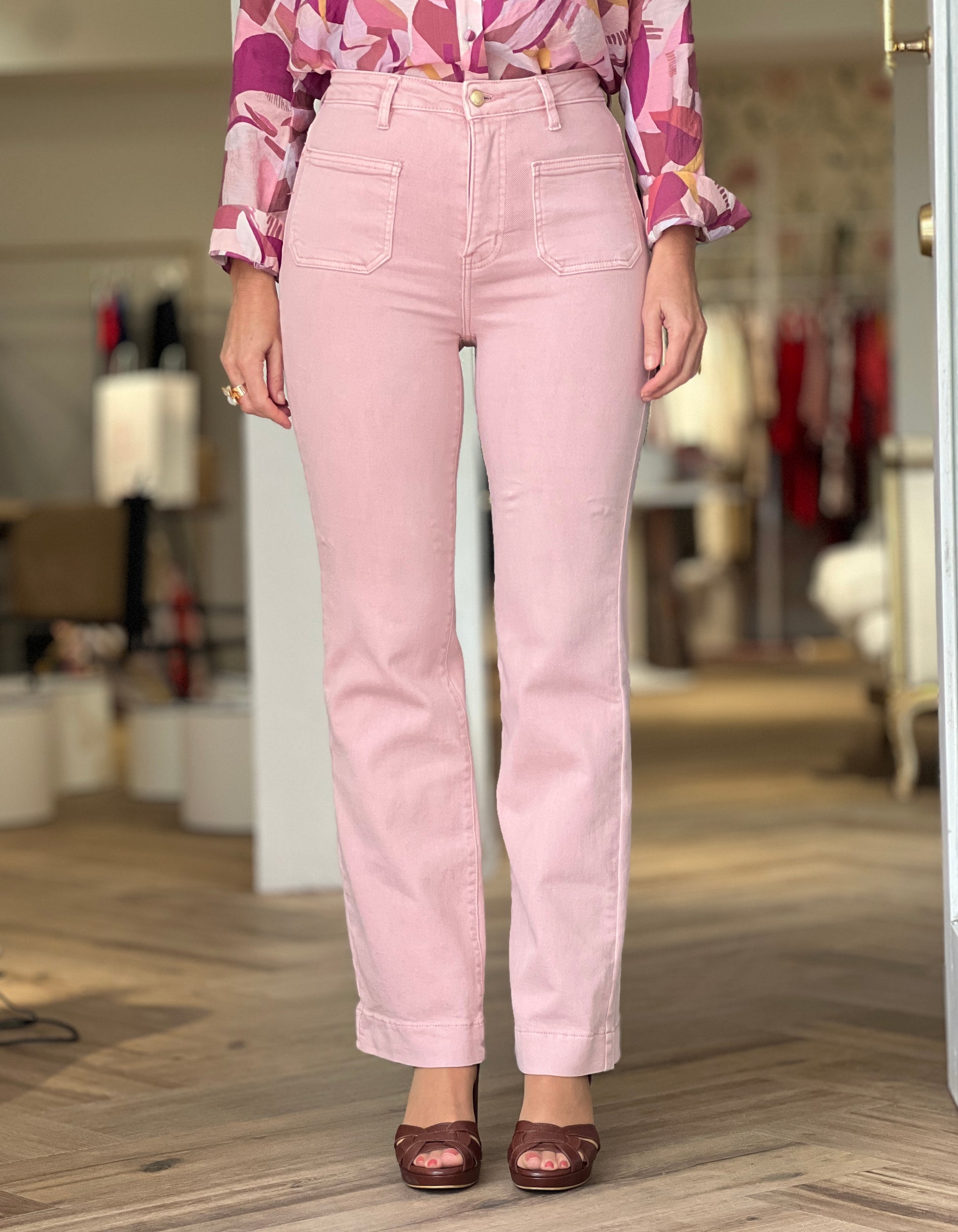 Pantalón vaquero rosa de bolsillos Nuria Cobo