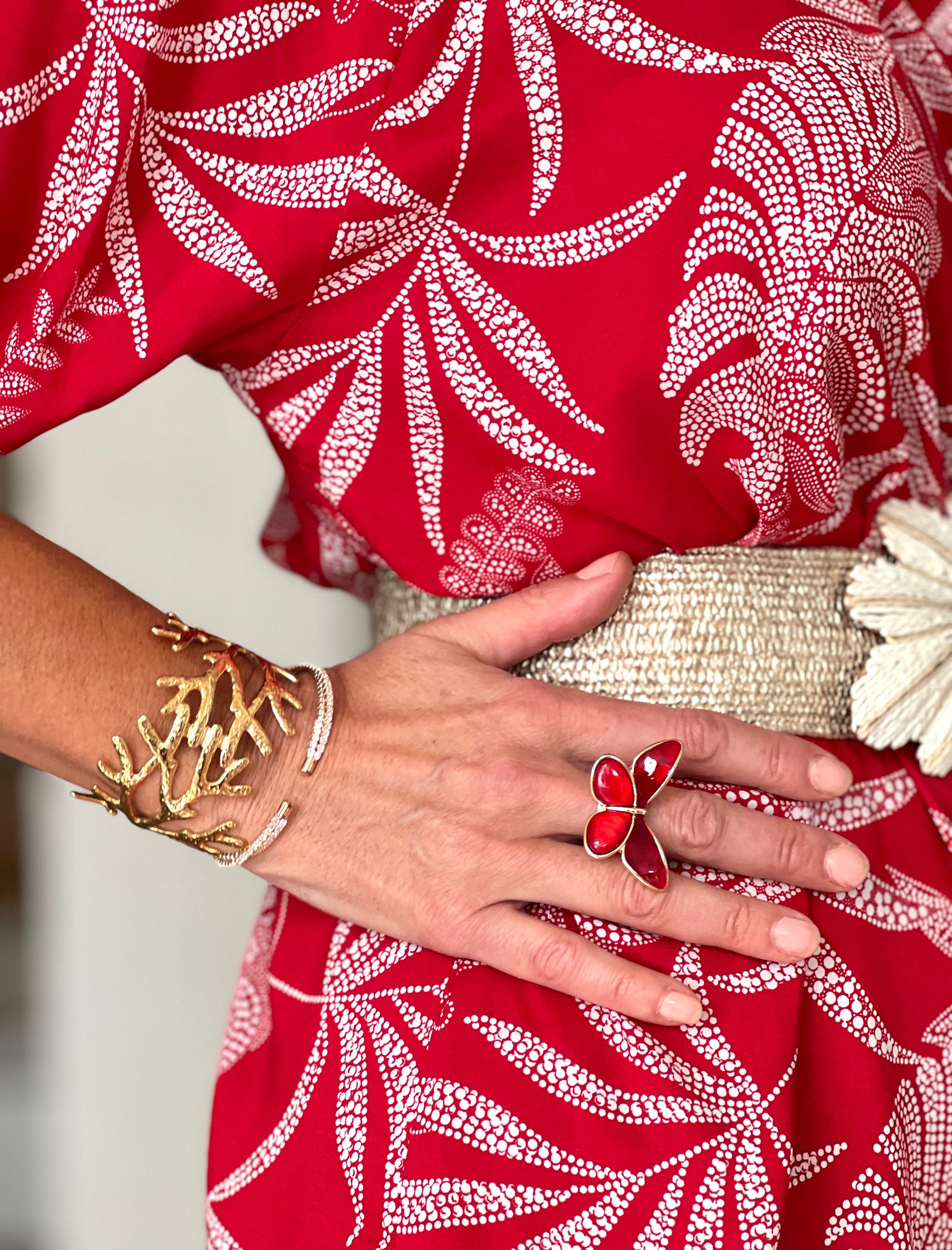 anillo de mariposa rojo de mujer