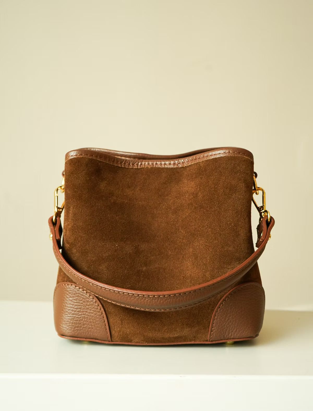 Bolso marrón bombonera très chic