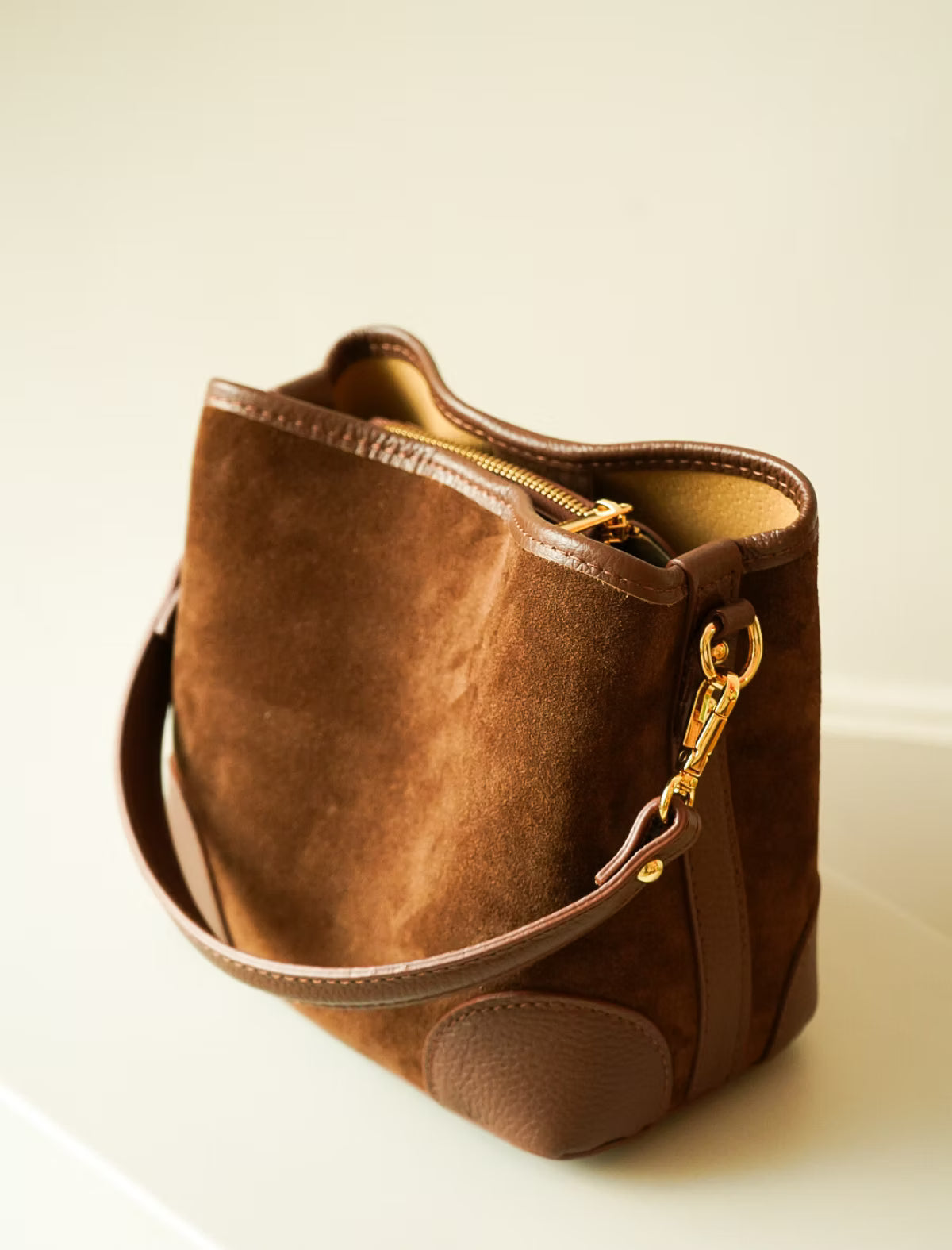 Bolso marrón bombonera très chic