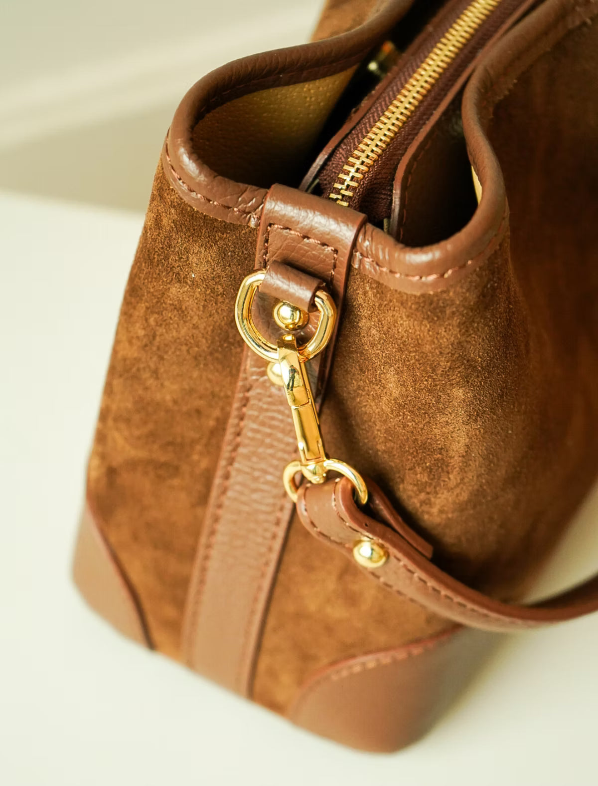 Bolso marrón bombonera très chic