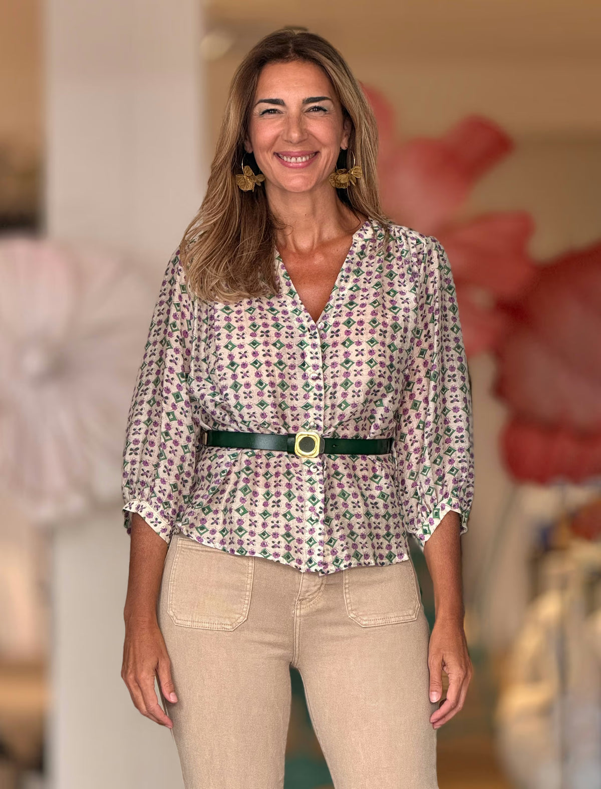 Camisa estampada Liliana con escote en pico y mangas tres cuartos