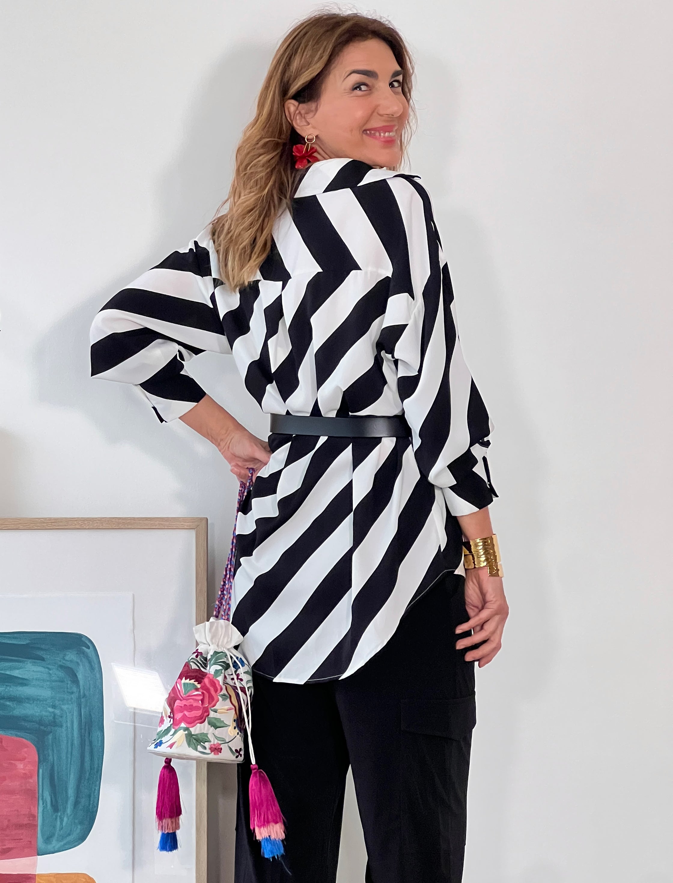 Camisa con rayas diagonales gruesas y diseño cómodo – Nuria Cobo

