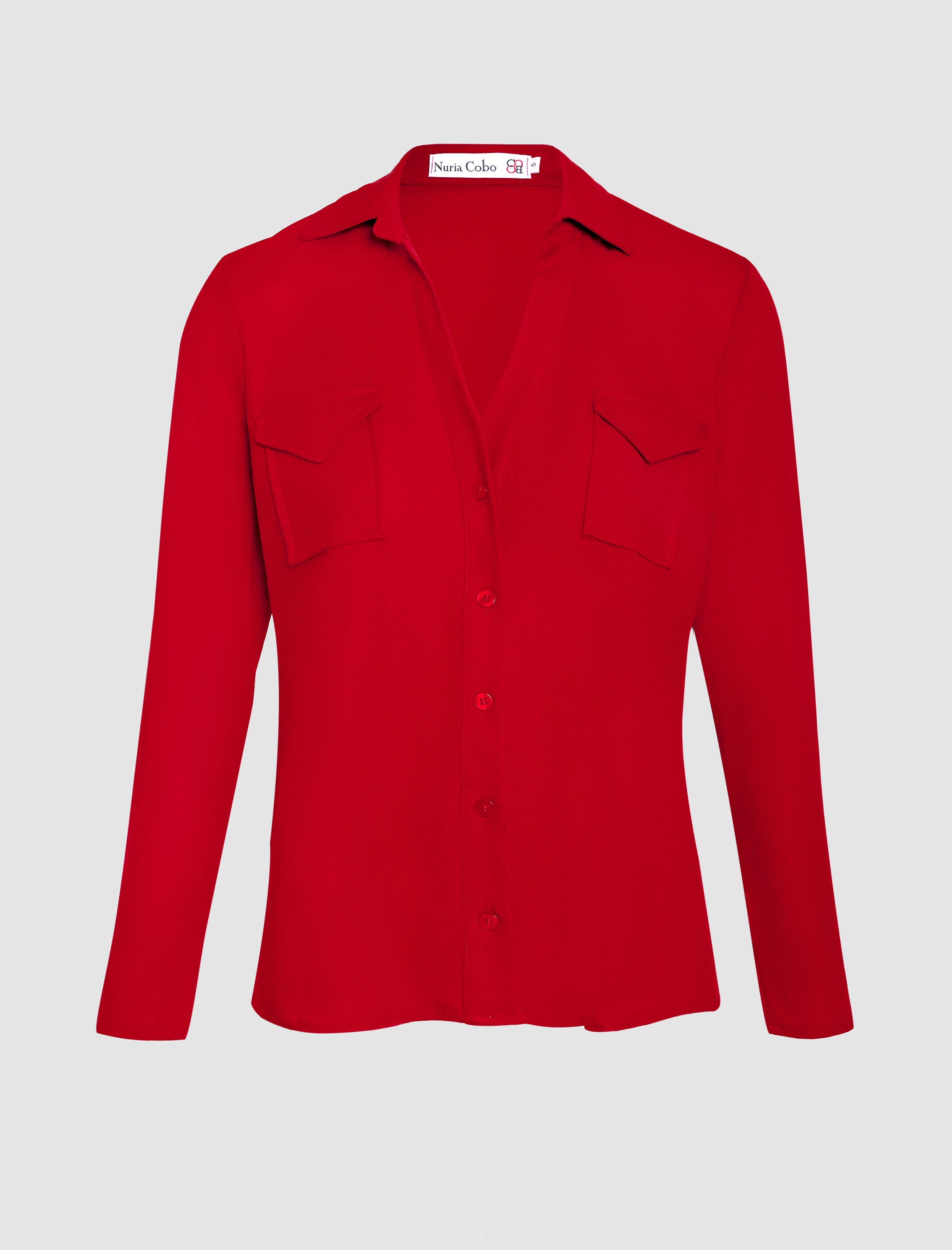 Camisa roja de mujer de manga larga con diseño elegante y favorecedor.