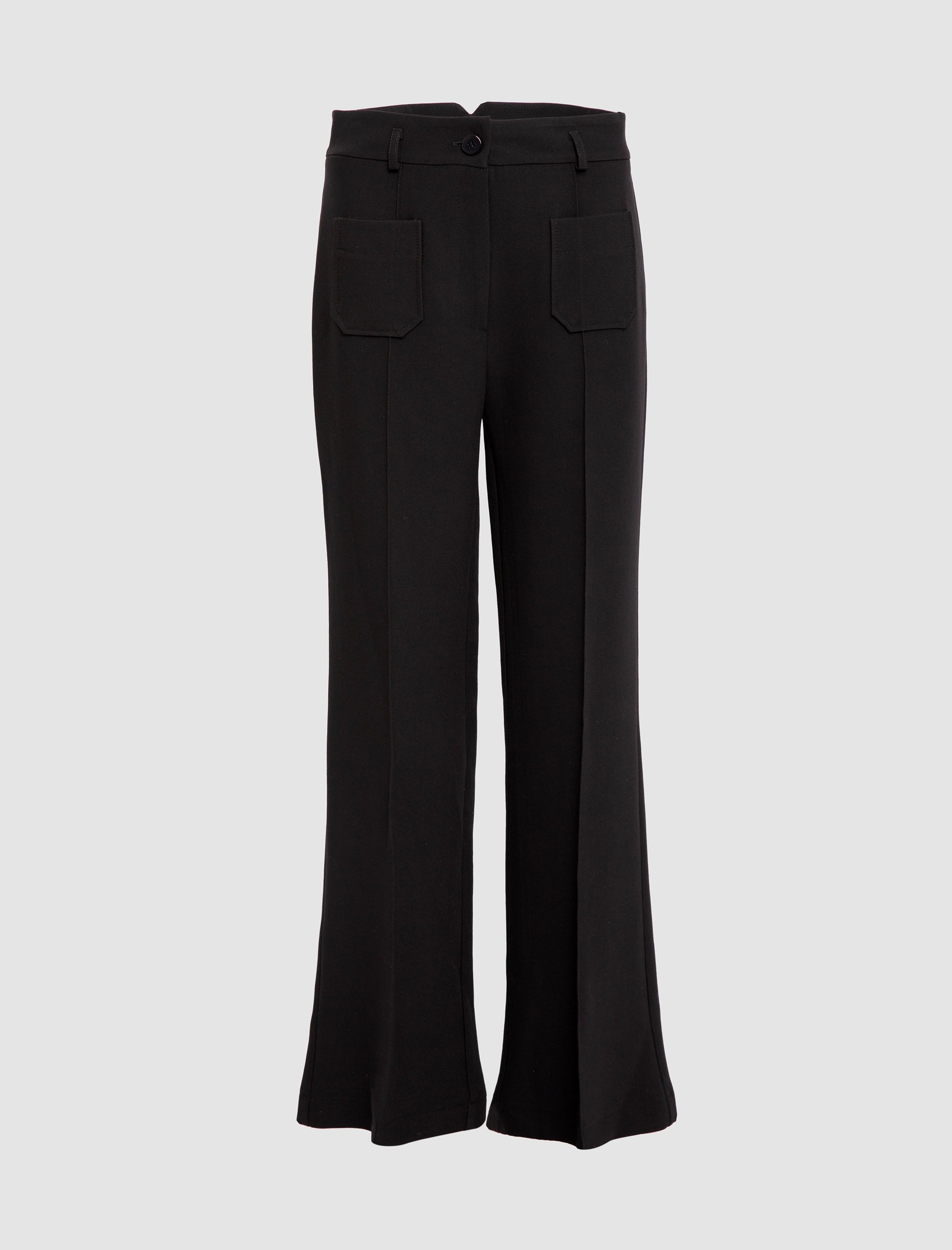 Pantalón negro de vestir para mujer con diseño recto, elegante y versátil.