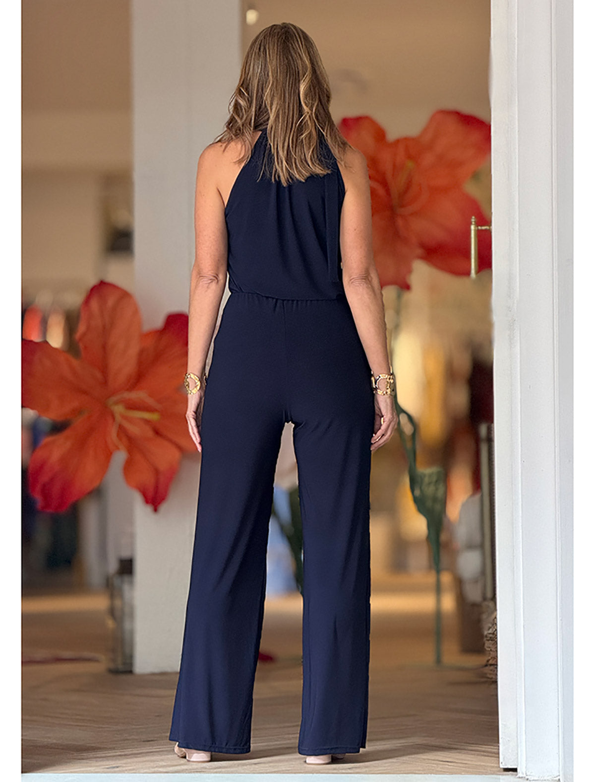 Vista trasera de pantalón punto de mujer azul marino