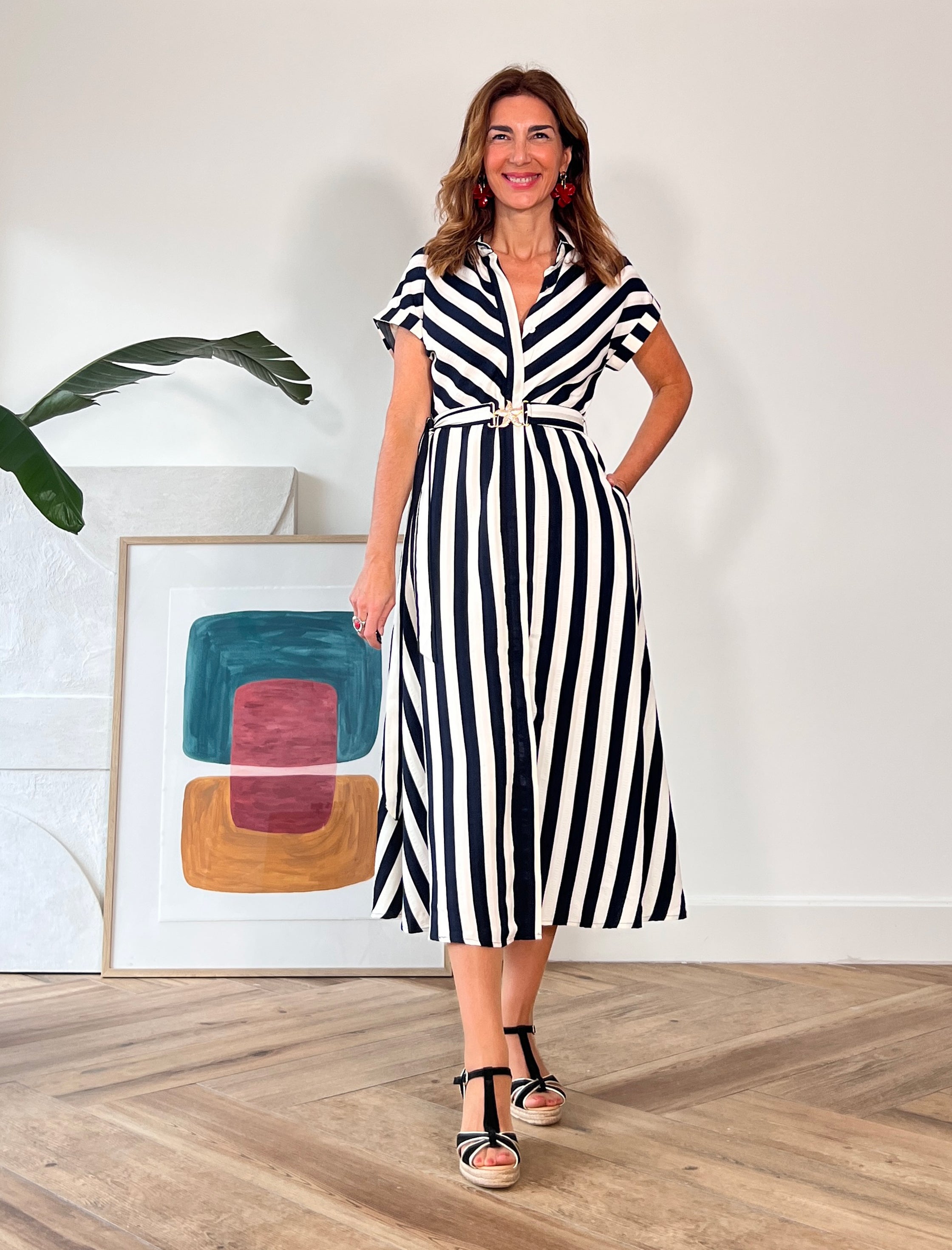 Vestido camisero de rayas con botones y corte cómodo – Nuria Cobo


