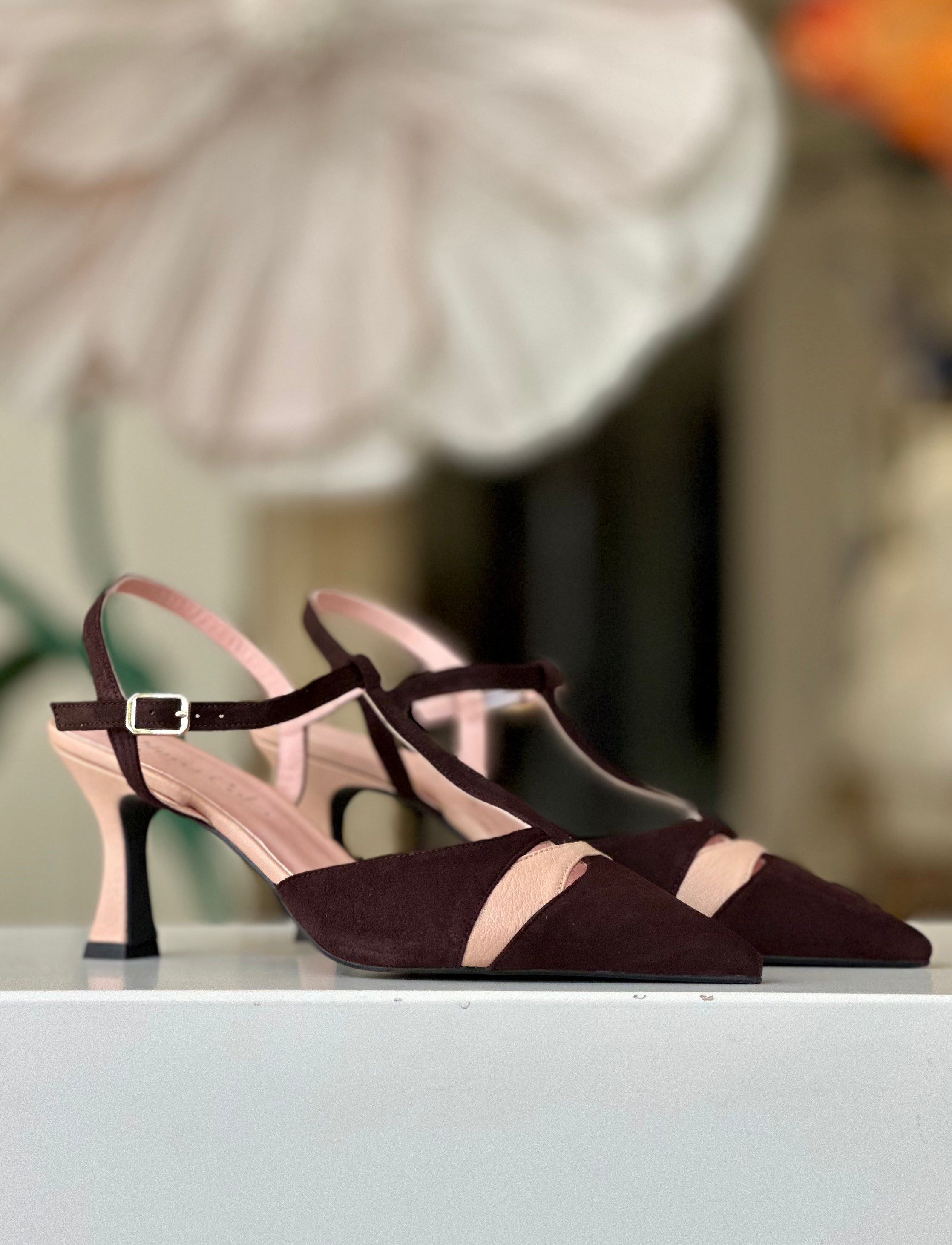 Zapato de tacón medio de fiesta de mujer nude marrón