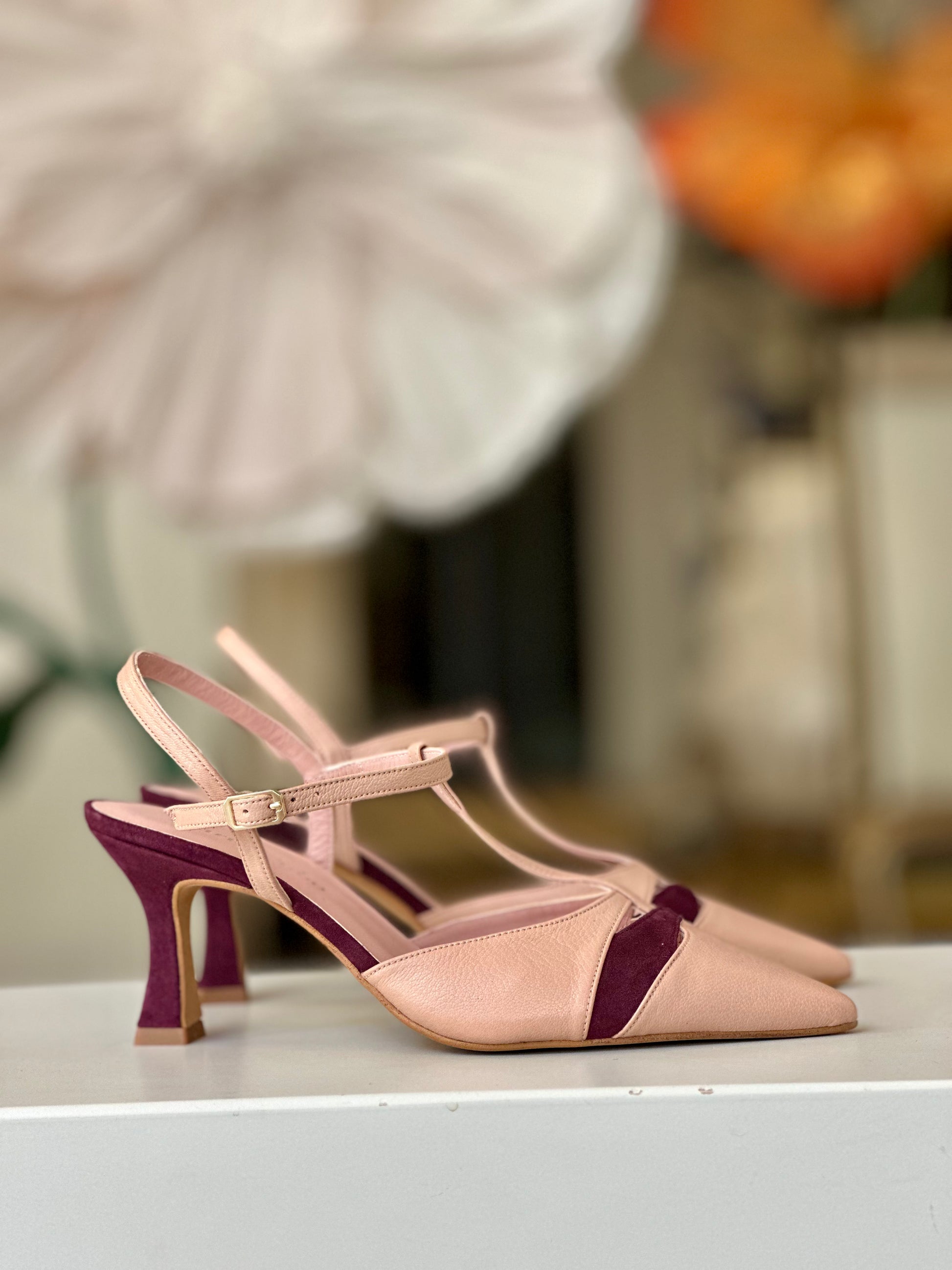 Zapato de tacón nude berenjena Francine, vista lateral