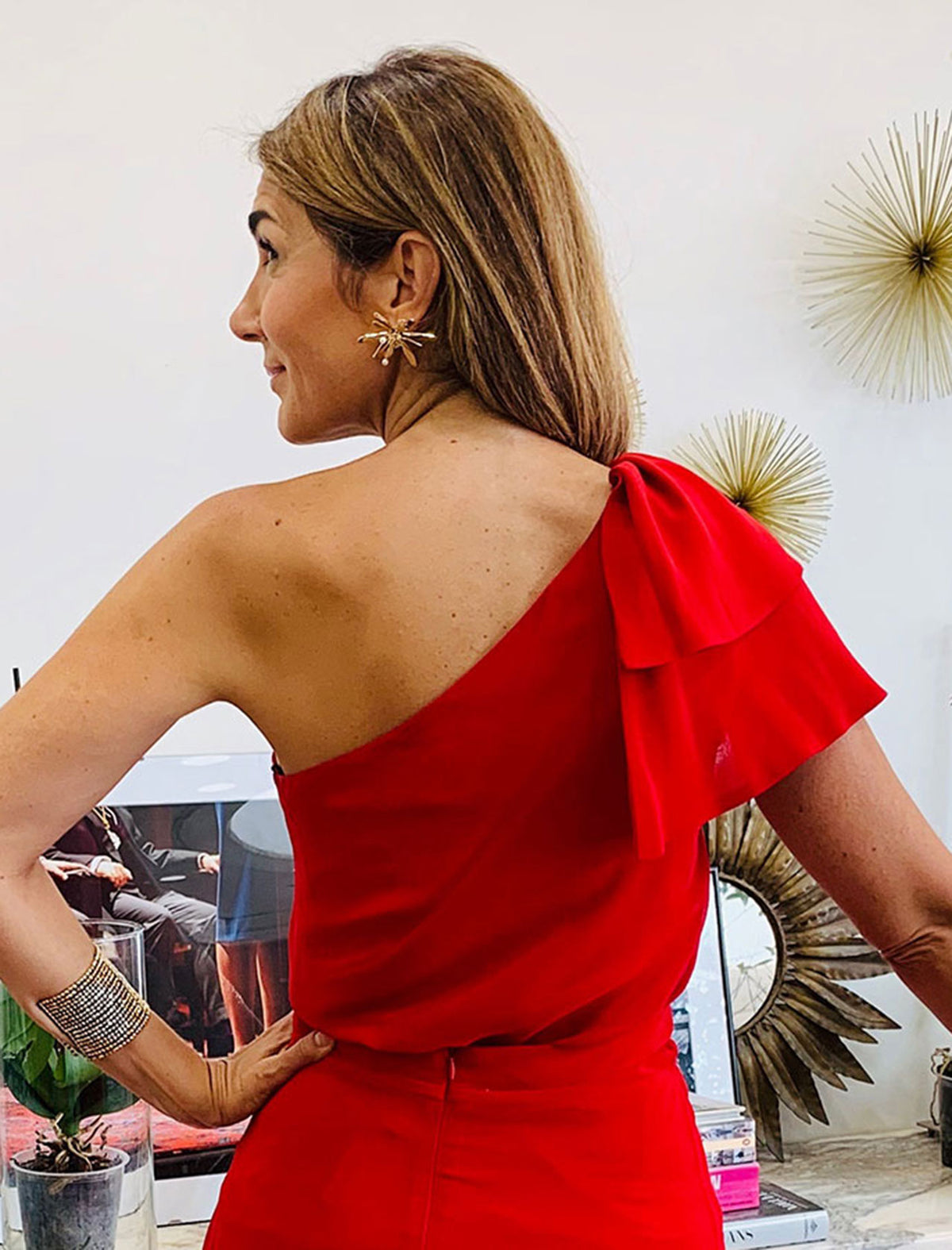 Elegant red top